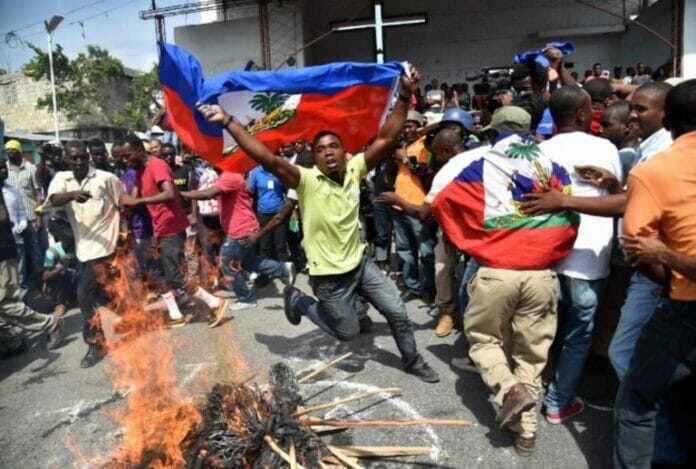 Las escenas de saqueos continúan este viernes en Haití