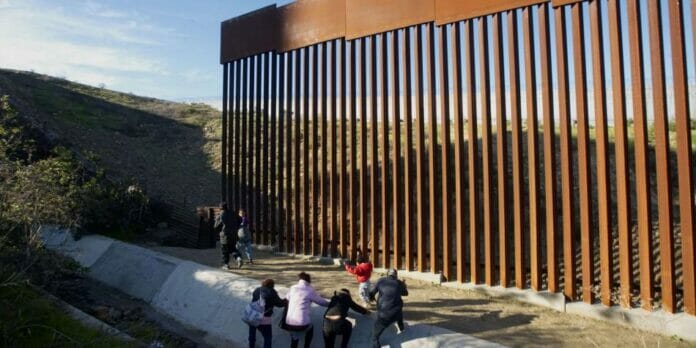 25 colombianos son arrestados en la frontera sur de Estados Unidos