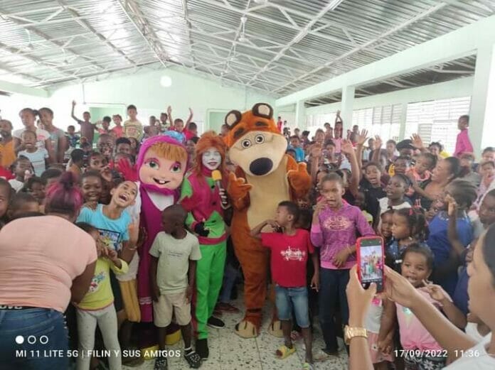 Entregan útiles escolares a cientos de niños de escasos recursos en municipio El Llano