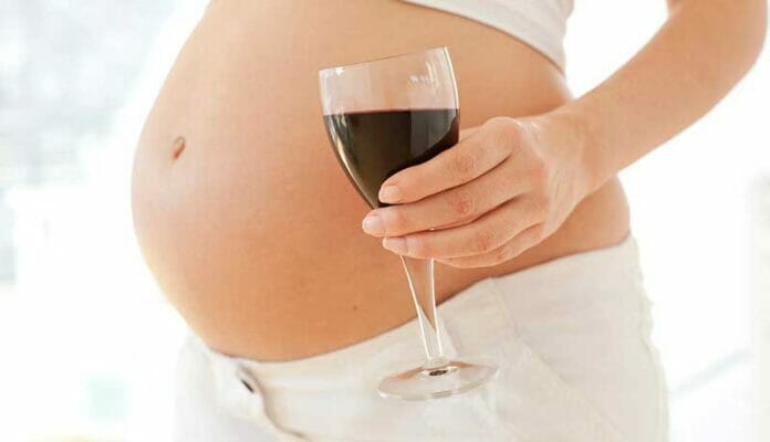 Salud Pública emite resolución que prohíbe la venta de bebidas alcohólicas a embarazadas Salud Pública emite resolución que prohíbe la venta de bebidas alcohólicas a embarazadas