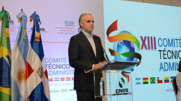 Trabajadores dominicanos en el exterior podrán pensionarse en 12 países