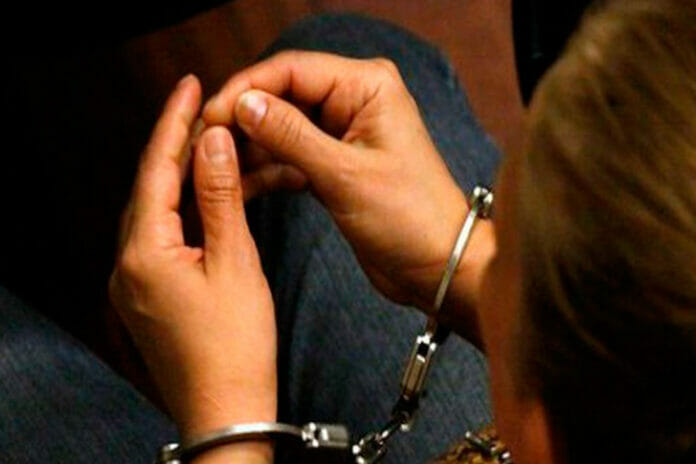 PN arresta mujer por sustraer 95,000 pesos de tarjeta robada