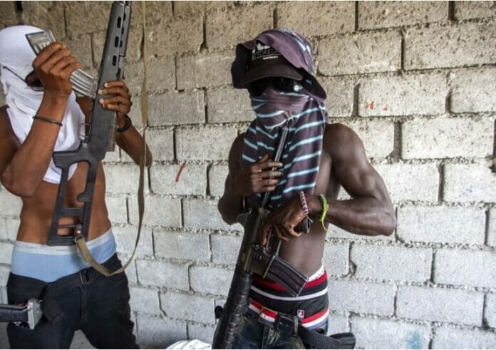 Abinader saluda llegada de tropas a Haití; desmiente secuestro de niño tenga que ver con bandas haitianas