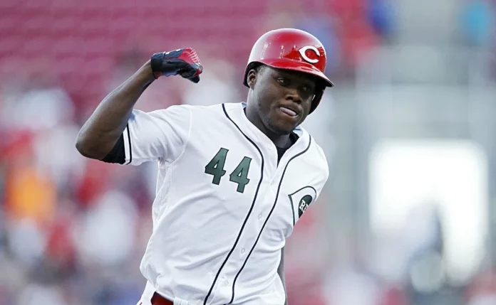 Arístides Aquino llegó a un pacto con los Dragones de Chunichi de la liga japonesa de béisbol. 