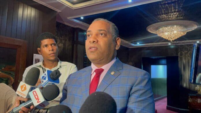 Empleado de Diputado muere a mano de delincuentes, afirma no se sale a atracar borracho