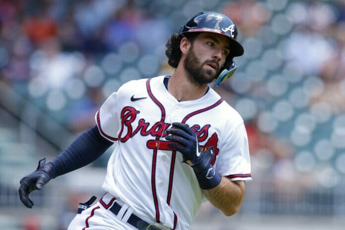 Dansby Swanson encabeza lista de últimas firmas en MLB