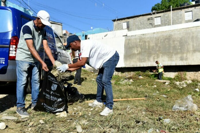 CAASD realiza jornadas de limpieza de cañadas en SDE