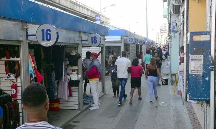 Compras navideñas se reactivan, comercios reciben buen flujo de clientes