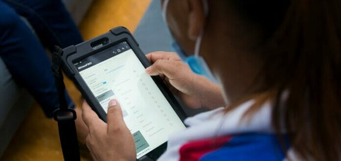 Diputados piden investigar compras de tabletas para el Censo