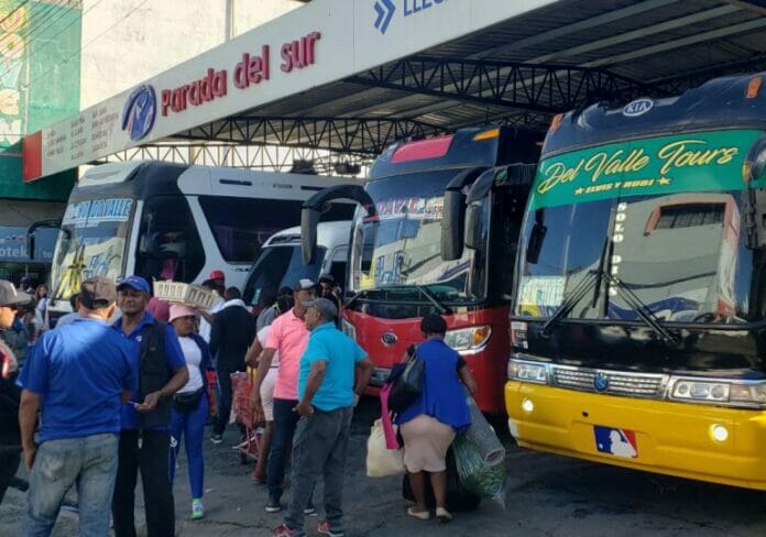 Terminales de autobús mantienen pasajes estables