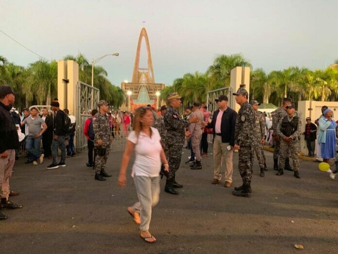 Católicos visitan la Basílica de Higüey por día de la virgen de La Altagracia