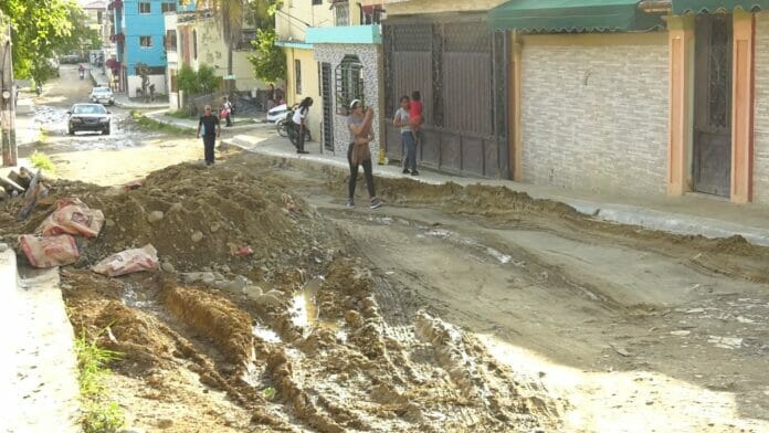 Engombe: Calles en estado deplorable y peligro de insalubridad