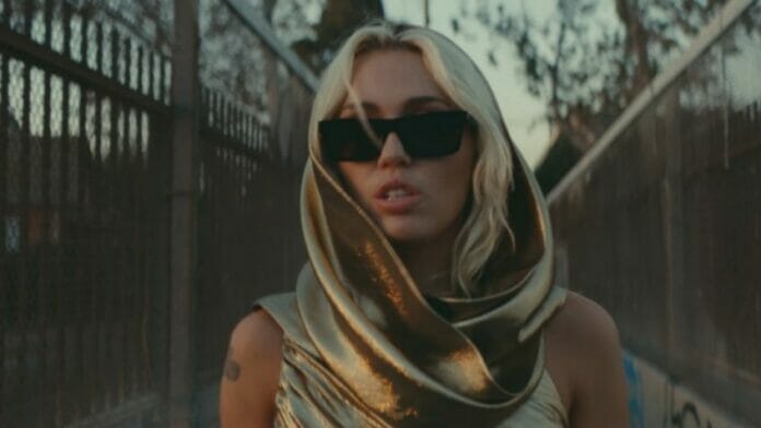 Miley Cyrus lanzó nuevo tema dedicado a su exesposo