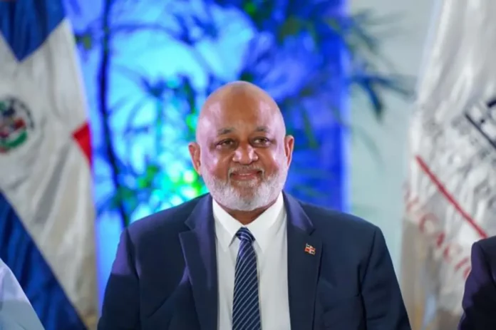 Intervienen por segunda vez al exministro Roberto Fulcar