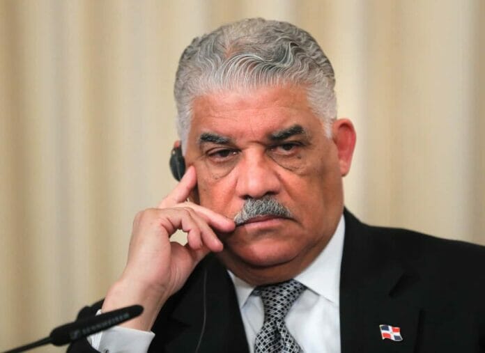 Miguel Vargas critica manejo del gobierno frente a crisis haitiana