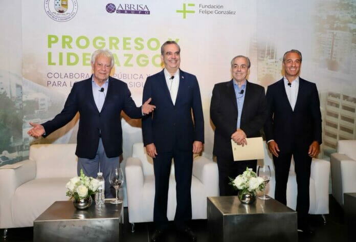 Abinader resalta desafíos de gobernar entre influencia de redes sociales