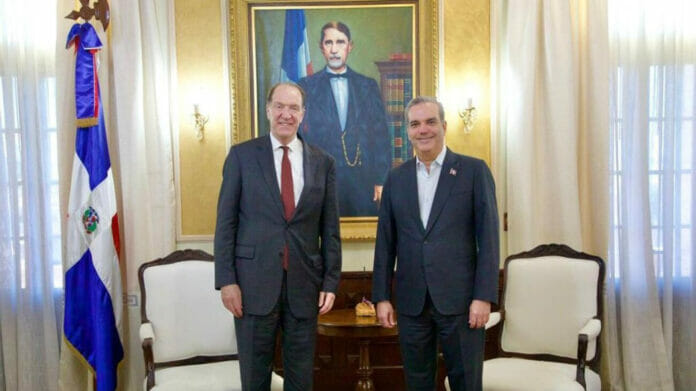 Abinader se reúne con el presidente del Banco Mundial