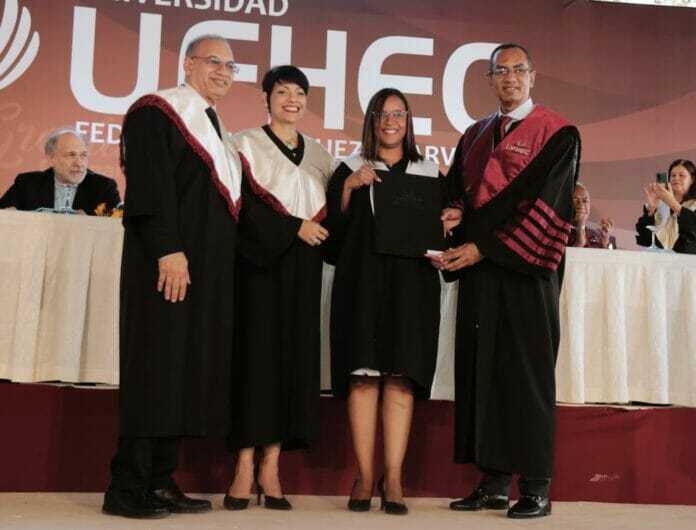 UFHEC gradúa 334 profesionales en la región sur
