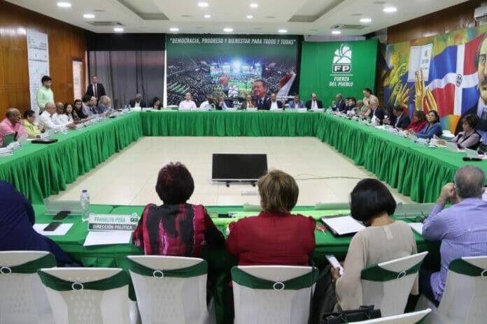 Leonel encabeza reunión de la Dirección Política de la Fuerza del Pueblo