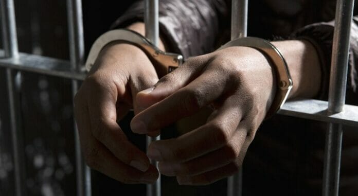 Policía arresta hombre acusado de herir de bala a dos personas en Barahona