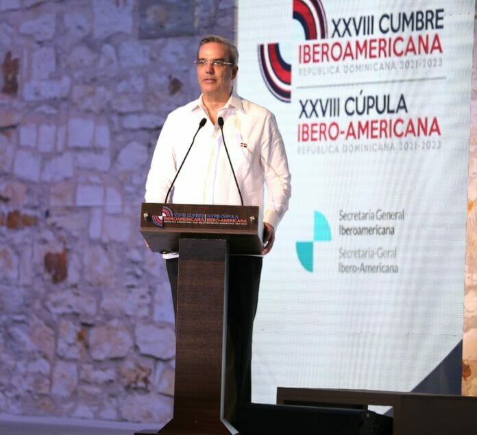 Presidente Abinader aboga por unidad en la región en Cumbre Iberoamericana