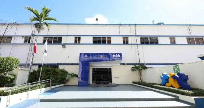 DGCP identifica irregularidades graves contratación de maestros para programa Bachilleres Bilingües