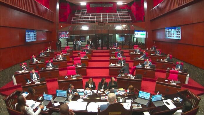 Legisladores arremeten contra el sistema de justicia Legisladores arremeten contra el sistema de justicia