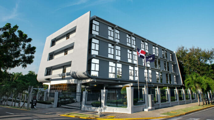 Producción industrial recibe el 15.4% de créditos comerciales en la banca dominicana