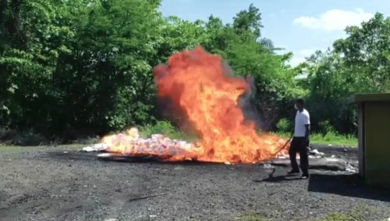 PGR incinera otro cargamento de 865 kilogramos de drogas