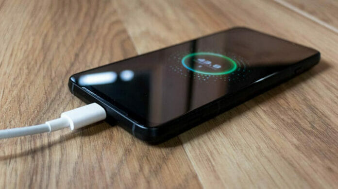 Así se puede cargar más rápido la batería de un celular