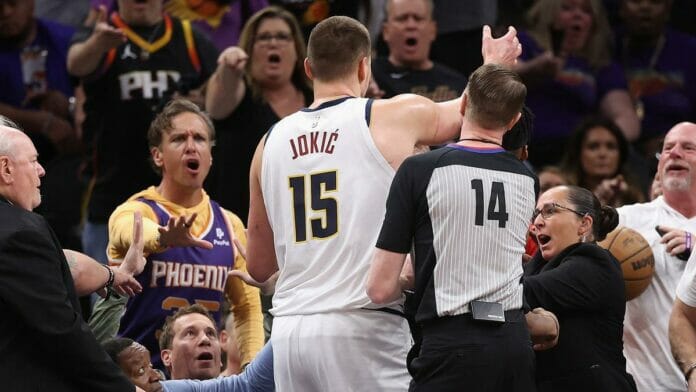 Jokic castiga a Phoenix