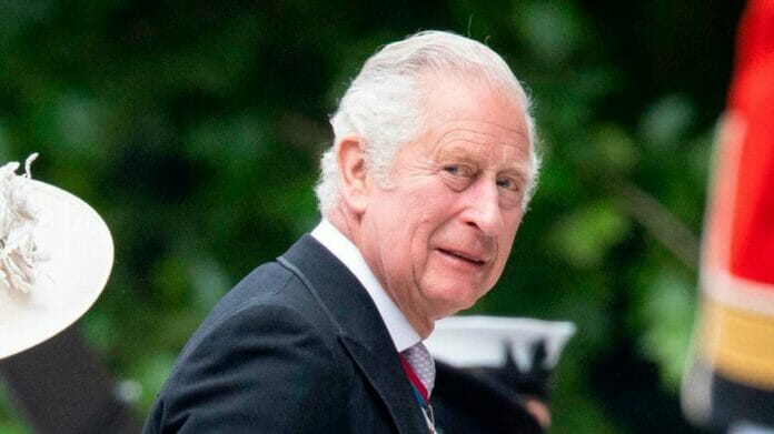 Por sus inversiones, la fortuna de Carlos III supera a la de Isabel II