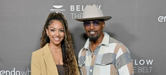 Jamie Foxx presenta un programa de televisión junto a su hija Corinne