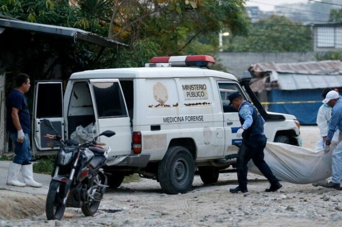 Anuncian toque de queda en Honduras tras ola de violencia