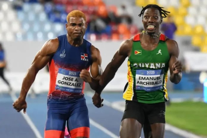 Dominicano José González gana plata en los 100 metros atletismo El Salvador