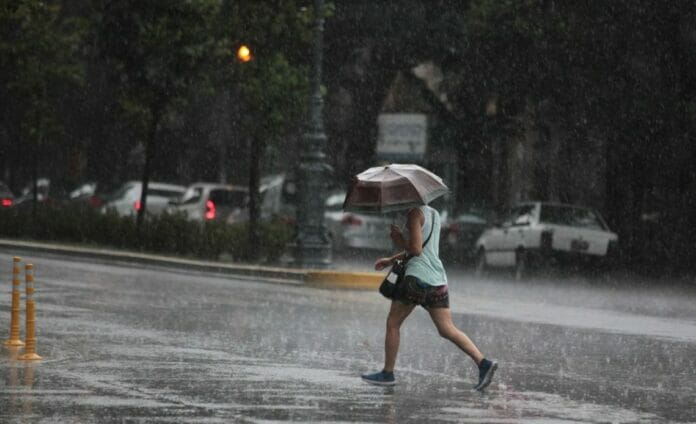 Vaguada seguirá generando aguaceros la tarde de este lunes