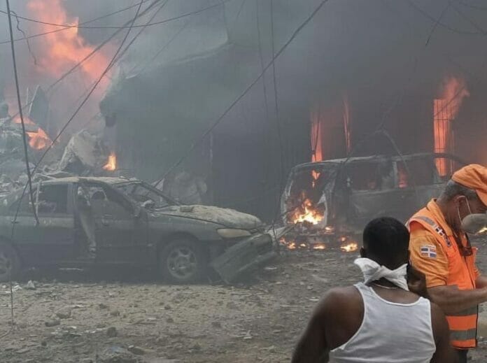 SNS informa Red Pública asiste 33 personas por explosión en San Cristóbal