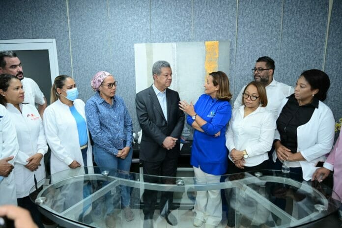 Leonel visita zona de tragedia; Médicos y enfermeras de la FP apoyarán víctimas