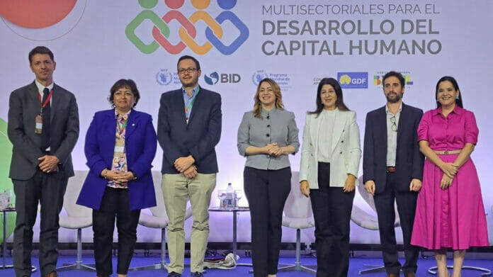 Gloria Reyes presenta en Brasil acciones de Supérate para fortalecer seguridad nutricional de RD