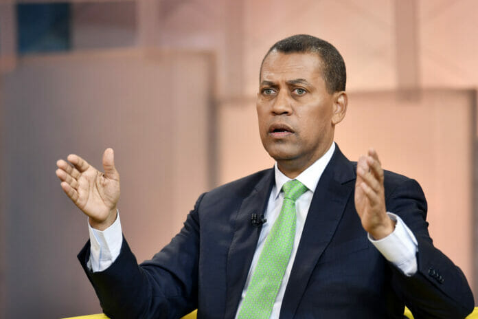 En ellos, Jiménez sugiere que Gómez Mazara habría aprobado contrataciones publicitarias por esas cifras desde su cargo al frente del Consejo Directivo del INDOTEL.