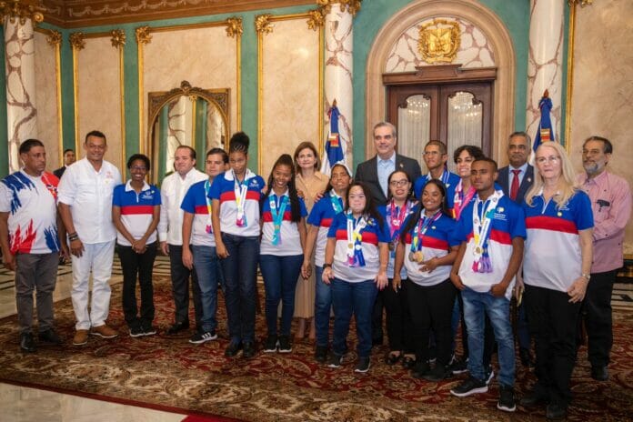 Abinader recibe delegación dominicana participó en el Mundial de Olimpiadas Especiales 2023