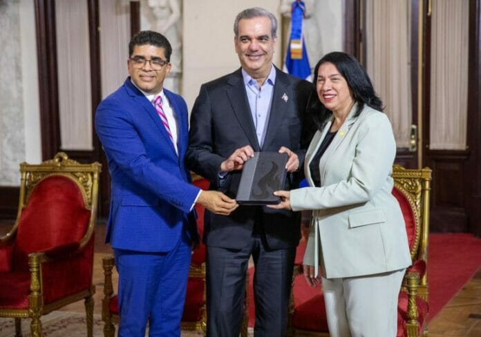 Presidente Abinader celebró Día de la Biblia en el Palacio Nacional