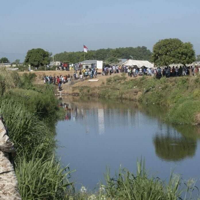Llaman a la unidad política con el tema haitiano