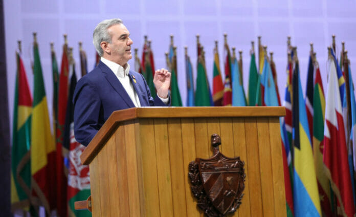 Abinader asegura cerró frontera con Haití por 