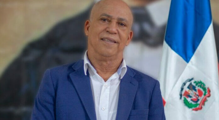 Aplazan juicio contra abogado Johnny Portorreal acusado de estafar 283 personas de apellido Rosario