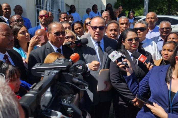 Trajano Potentini presenta candidatura al Colegio de Abogados