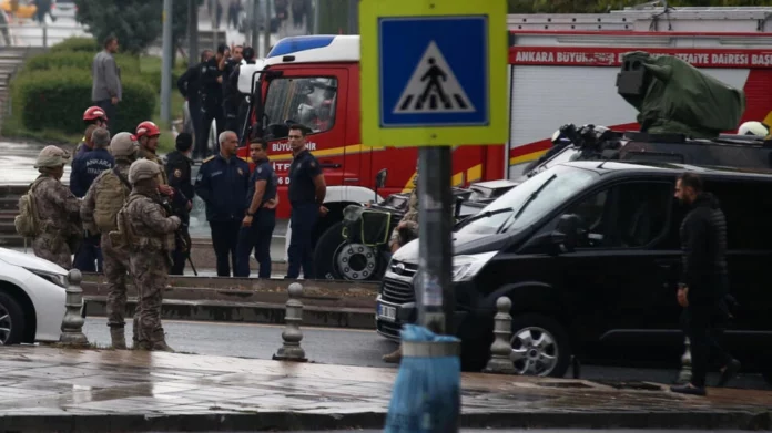 Atentado suicida en Ankara deja dos policías heridos cerca del Parlamento