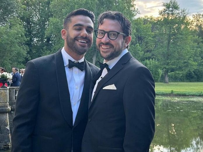 Popular presentador de Telemundo se casa con su novio