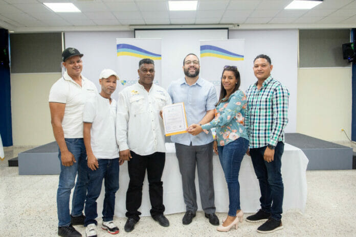 Codopesca otorga permisos de pesca a cooperativas de pescadores de Anguilas Rostrata