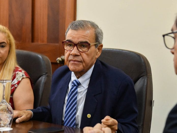 Senén Caba exhorta a médicos y directivo del CMD apoyar a las autoridades de salud para prevenir enfermedades